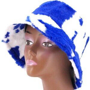 NWOT - Fuzzy Bucket Hat - Unisex, One Size